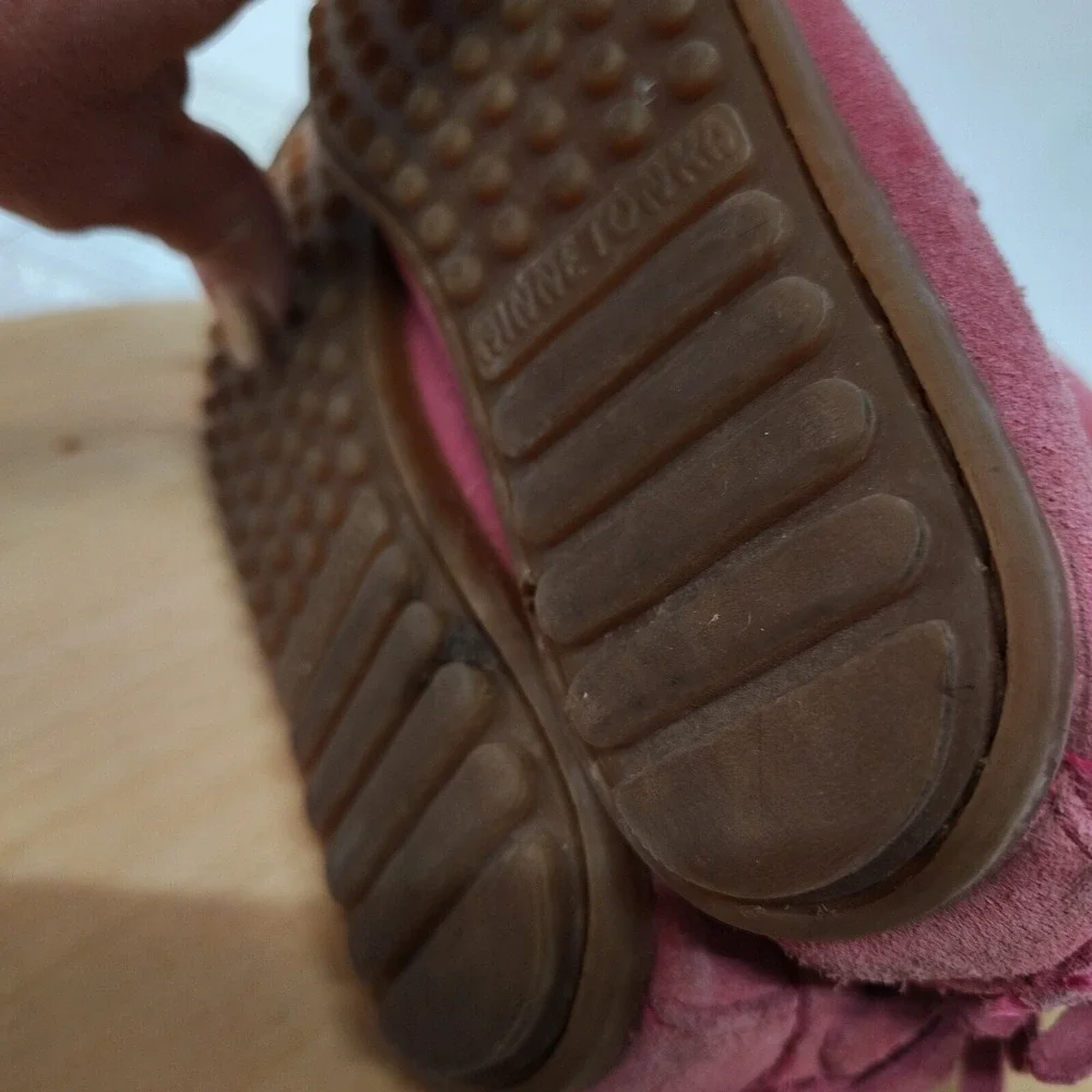 Girls Minnetonka Fringe Boots Pink Suede Youth Size 2 Double Fringe‎ Ankle